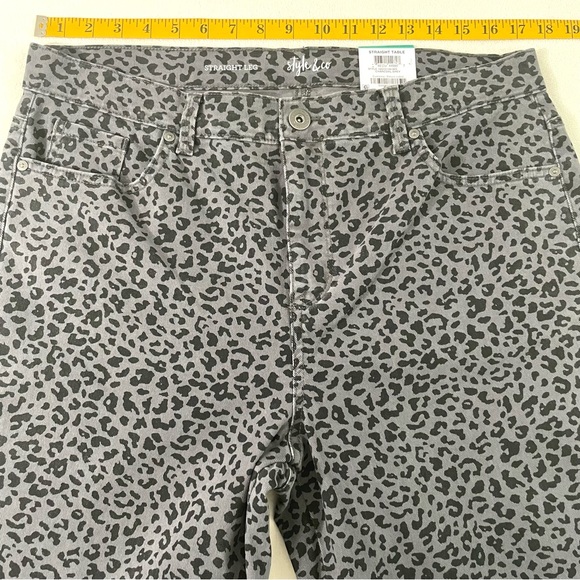 STYLE & CO Women’s Straight Leg Jeans - Picture 9 of 11